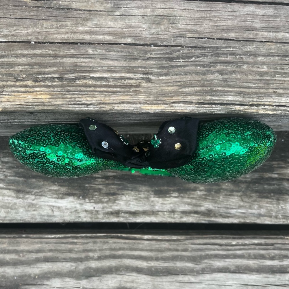 DISNEY GREEN SEQUIN MINNIE MOUSE EARS HEADBAND SAINT PATRICKS DAY - Picture 7 of 7